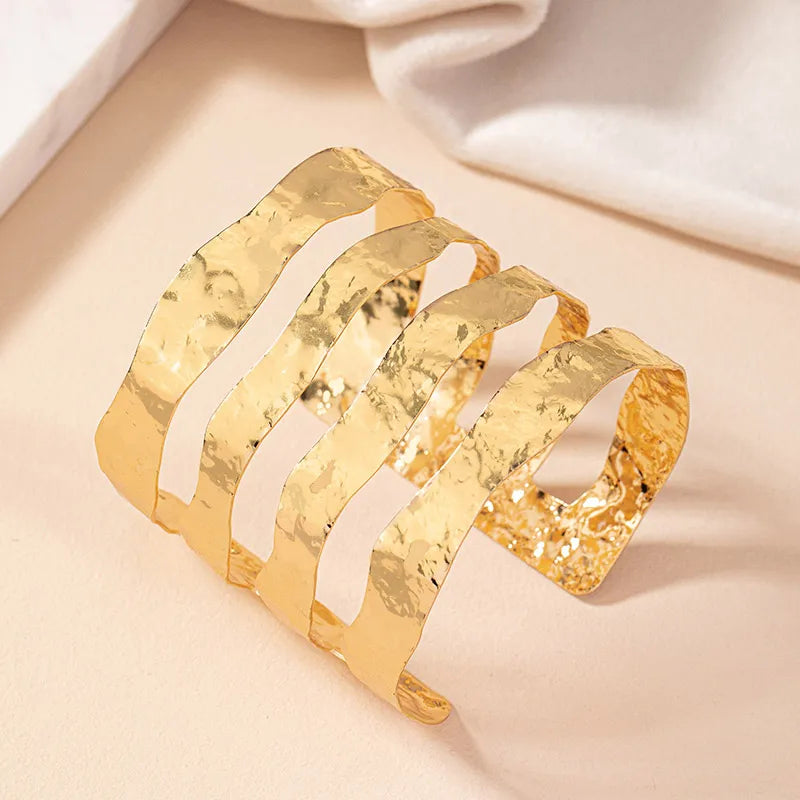 Retro-Geometric-Alloy-Plating-Women-s-Bangle
