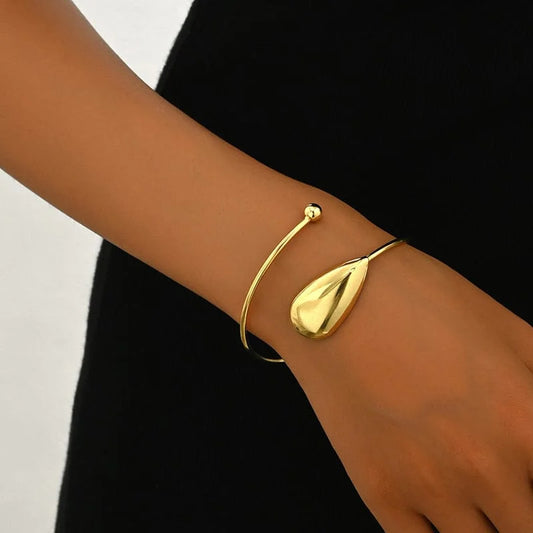 Exaggerated Simple Style Water Droplets Solid Color Gold Plated Iron Wholesale Bangle