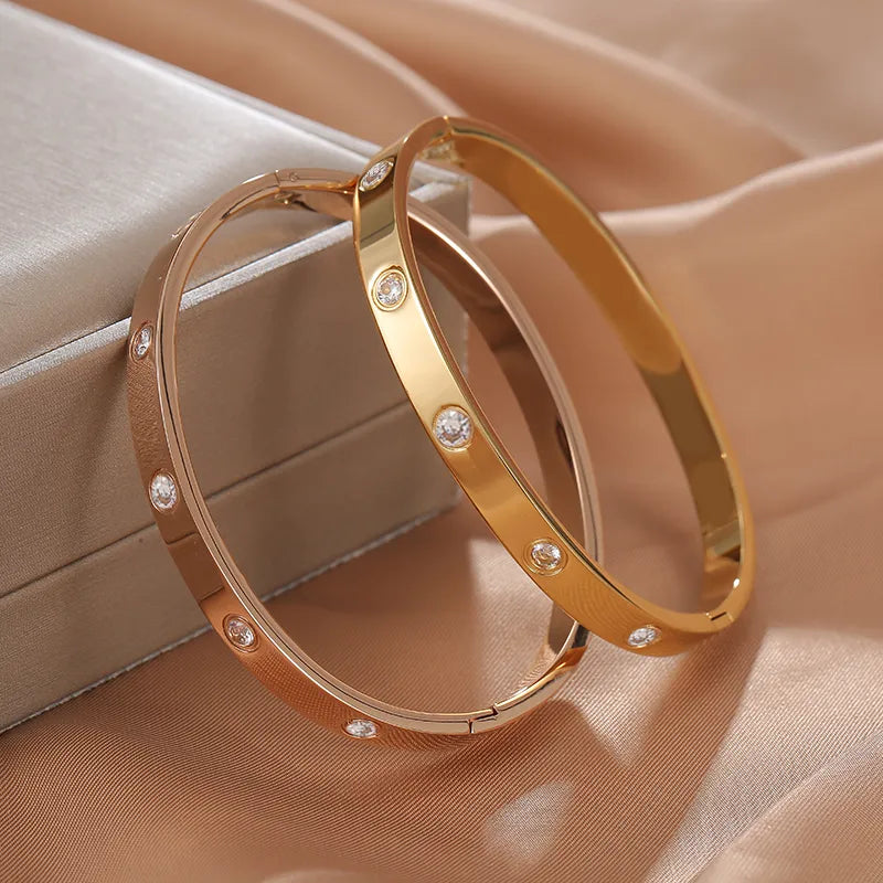 Simple-Style-Classic-Style-Solid-Color-304-Stainless-Steel-18K-Gold-Plated-Zircon-Bangle-In-Bulk
