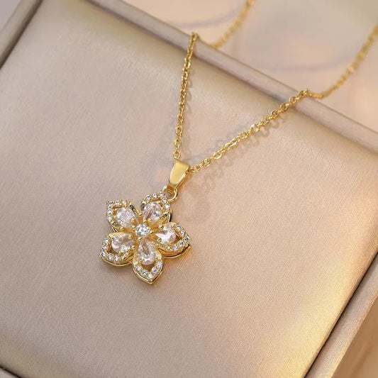 Wholesale-Jewelry-Simple-Style-Classic-Style-Geometric-Flower-Titanium-Steel-Diamond-Pendant-Necklace-cable-chain (3)