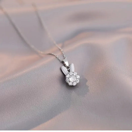 Wholesale-Jewelry-Simple-Style-Classic-Style-Geometric-Flower-Titanium-Steel-Diamond-Pendant-Necklace-cable-chain (7)
