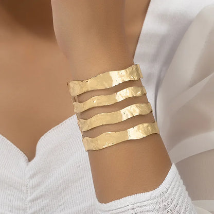 Retro-Geometric-Alloy-Plating-Women-s-Bangle-1