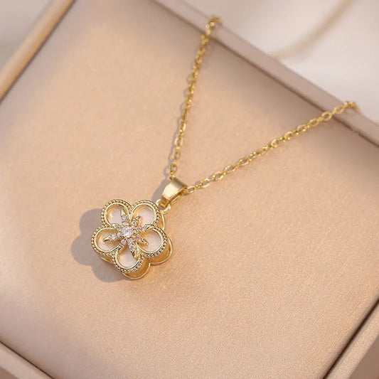 Wholesale-Jewelry-Simple-Style-Classic-Style-Geometric-Flower-Titanium-Steel-Diamond-Pendant-Necklace-cable-chain (20)