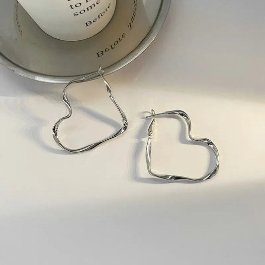 Personality-Exaggerated-Earrings-Women-s-Heavy-Metal-High-end-Ear-Studs-Large-Circle-French-Retro-Design-Earrings-3