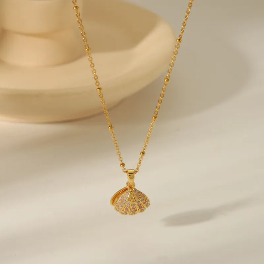 Shell Pearl Pendent Necklace. Shell Pearl Pendant Necklace in 18K gold plating with delicate chain for women