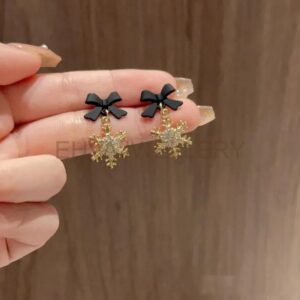 Black Bow Starrer