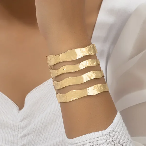 Retro Style Adjustable Handcuff