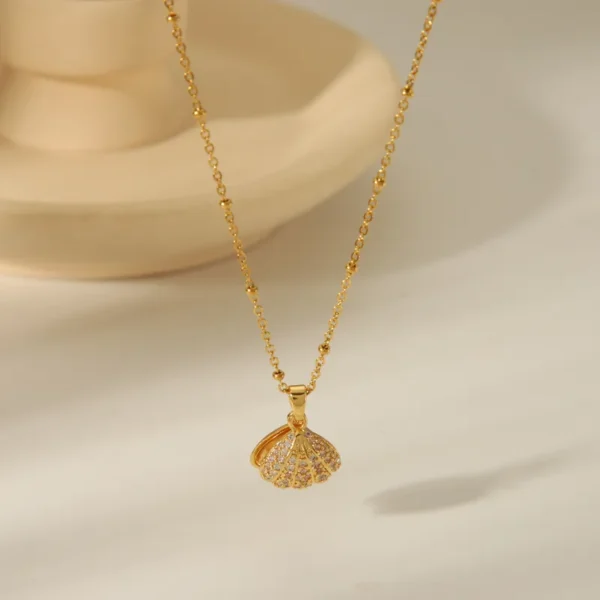 Shell Pearl Pendent Necklace