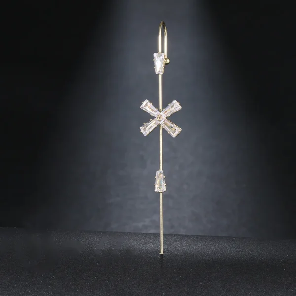 Cross Diamond Single Ear Wrap – Lightweight & Minimalist Earcuff